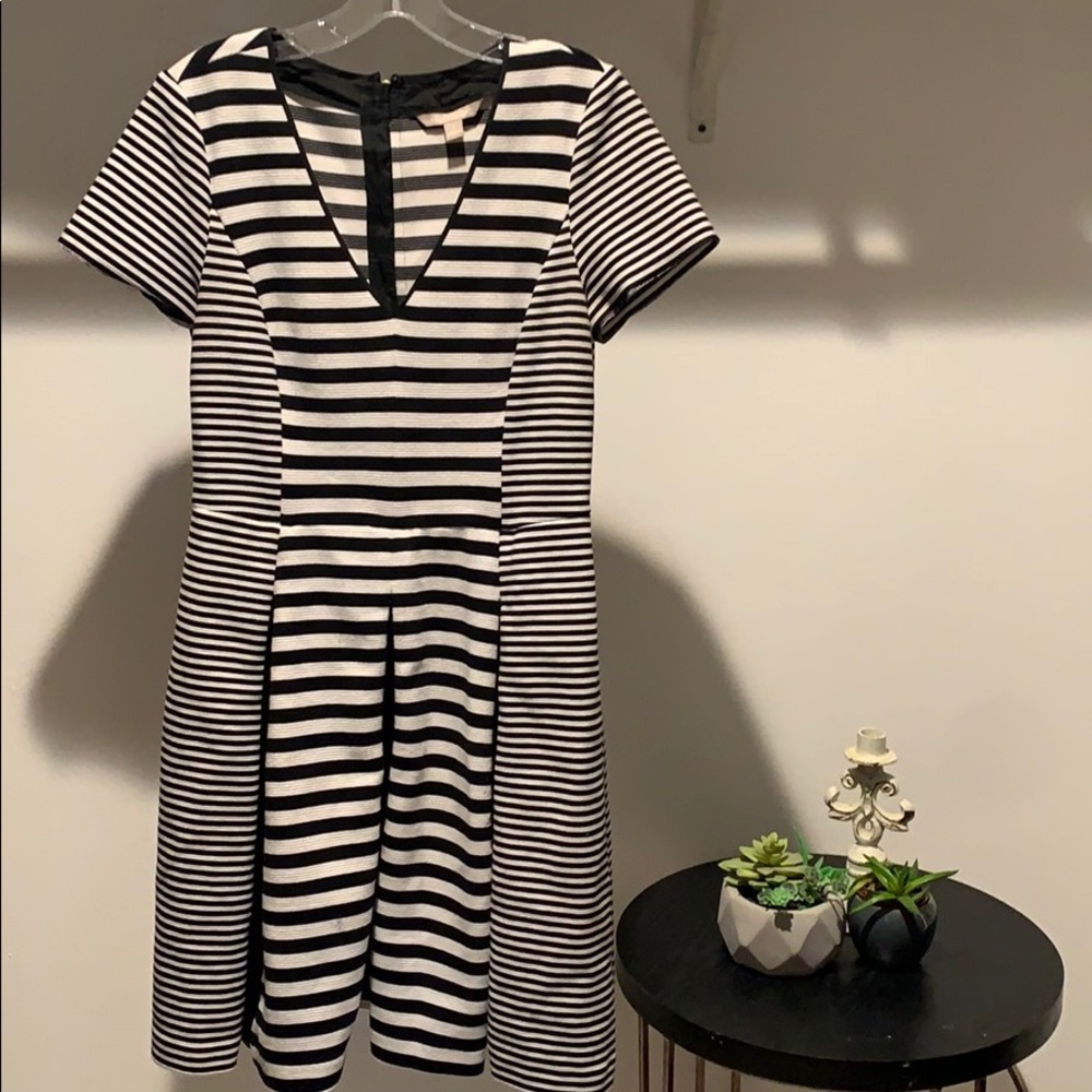 Banana Republic Fit and Flare stripped Dress sz 8